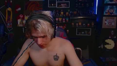 Snapshot of lustymatt chatting on 10-09-25, 04:21 lustymatt online show from 10-09-25, 04:21