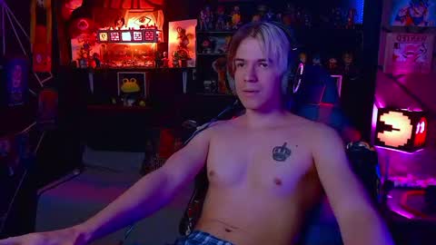 Snapshot of lustymatt chatting on 10-31-25, 04:02 lustymatt online show from 10-31-25, 04:02