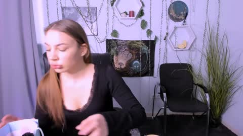 Snapshot of lusy_puff chatting on 12-15-24, 09:35 lusy_puff online show from 12-15-24, 09:35