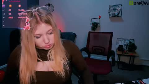 Snapshot of lusy_puff chatting on 03-06-25, 05:57 lusy_puff online show from 03-06-25, 05:57