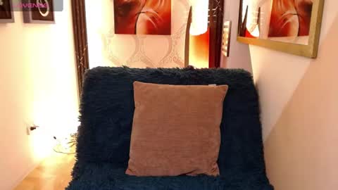 Snapshot of luuciaa_moor chatting on 06-23-26, 09:13 Luccia online show from 06-23-26, 09:13