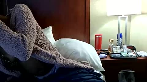 Snapshot of luvbug555 chatting on 11-04-25, 11:20 luvbug555 online show from 11-04-25, 11:20