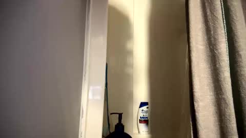 Snapshot of luveatinpussy8 chatting on 02-13-26, 09:38 luveatinpussy8 online show from 02-13-26, 09:38