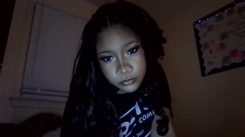 Snapshot of luvelybby22 chatting on 05-25-26, 06:19 luvelybby22 online show from 05-25-26, 06:19