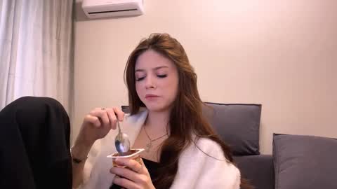 Adele online show from 02-19-26, 08:32