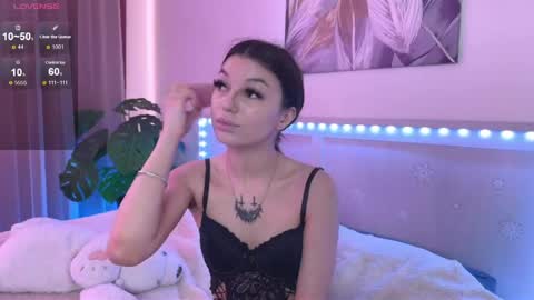 Snapshot of luvlyveronica chatting on 05-10-26, 09:58 Veronica online show from 05-10-26, 09:58