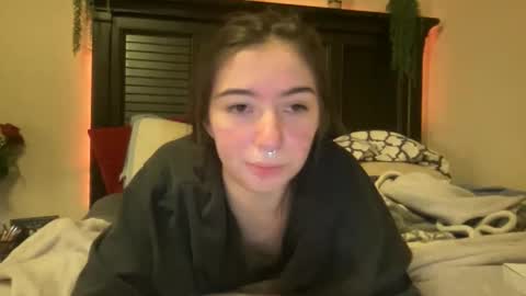 Snapshot of luvrxstarx chatting on 11-30-25, 12:47 luvrxstarx online show from 11-30-25, 12:47