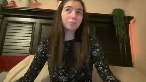 Snapshot of luvrxstarx chatting on 12-05-25, 12:08 luvrxstarx online show from 12-05-25, 12:08