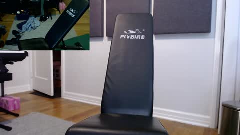 Snapshot of luvshonitoff chatting on 12-23-24, 04:33 Jim Bo online show from 12-23-24, 04:33