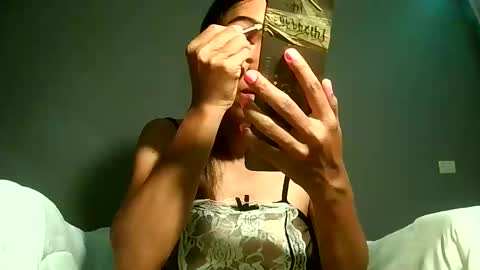 Bee Bee online show from 04-24-26, 03:09