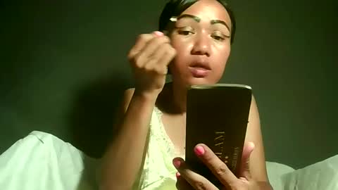 Bee Bee online show from 04-25-26, 02:14