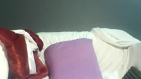 Snapshot of luvu4everxxx chatting on 06-02-26, 04:53 Bee Bee online show from 06-02-26, 04:53