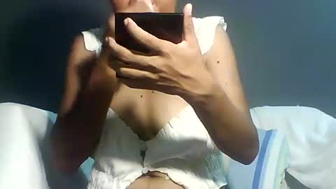 Snapshot of luvu4everxxx chatting on 06-07-26, 02:37 Bee Bee online show from 06-07-26, 02:37