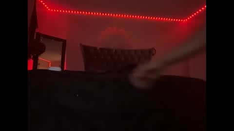 Snapshot of luvvlee chatting on 11-06-25, 03:35 luvvlee online show from 11-06-25, 03:35