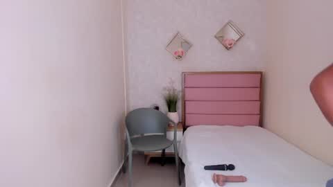 Snapshot of lux_noxentia chatting on 07-27-26, 08:38 Luz online show from 07-27-26, 08:38