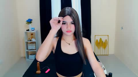 queen lux online show from 09-24-25, 02:15