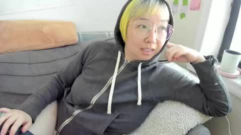 LuxGray online show from 05-15-26, 06:48