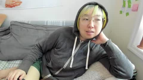 Snapshot of luxgray chatting on 06-09-26, 02:39 LuxGray online show from 06-09-26, 02:39