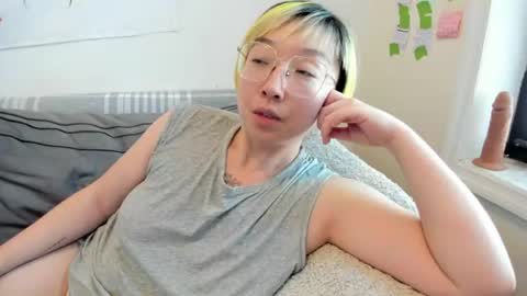 Snapshot of luxgray chatting on 06-13-26, 08:40 LuxGray online show from 06-13-26, 08:40