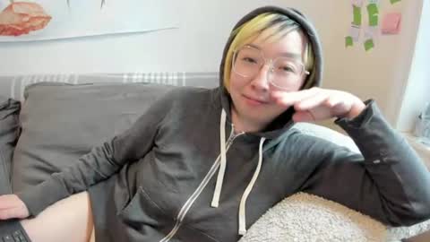 Snapshot of luxgray chatting on 06-19-26, 07:50 LuxGray online show from 06-19-26, 07:50