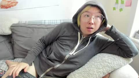 Snapshot of luxgray chatting on 06-21-26, 01:24 LuxGray online show from 06-21-26, 01:24