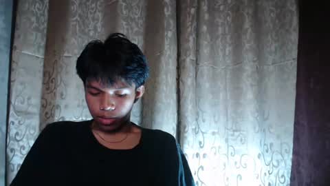 Snapshot of luxirfy_xx chatting on 10-10-25, 06:51 luxirfy online show from 10-10-25, 06:51