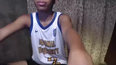 Snapshot of luxirfy_xx chatting on 10-14-25, 05:36 luxirfy online show from 10-14-25, 05:36