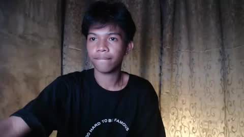 Snapshot of luxirfy_xx chatting on 10-16-25, 09:38 luxirfy online show from 10-16-25, 09:38