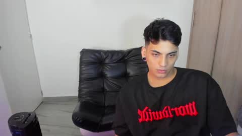 Snapshot of luxrx chatting on 06-05-26, 06:35 luxrx online show from 06-05-26, 06:35