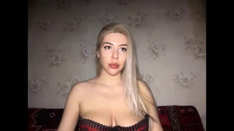 LuxSonyaStar online show from 04-28-26, 08:14