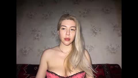 Snapshot of luxsonyastar chatting on 05-16-26, 07:56 LuxSonyaStar online show from 05-16-26, 07:56