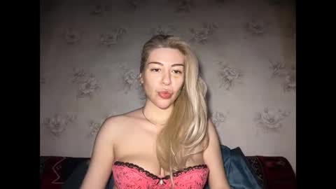 Snapshot of luxsonyastar chatting on 05-17-26, 12:45 LuxSonyaStar online show from 05-17-26, 12:45