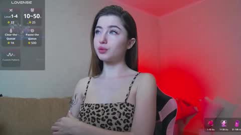 Snapshot of luxuryalma18 chatting on 02-19-26, 05:03 Alma online show from 02-19-26, 05:03