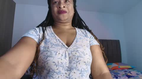 Snapshot of luxy_benet chatting on 04-28-26, 08:19 Big Benet online show from 04-28-26, 08:19