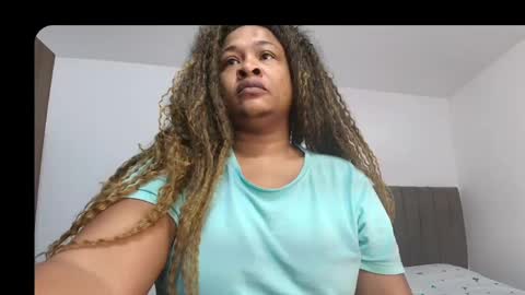Snapshot of luxy_benet chatting on 06-01-26, 10:50 Big Benet online show from 06-01-26, 10:50