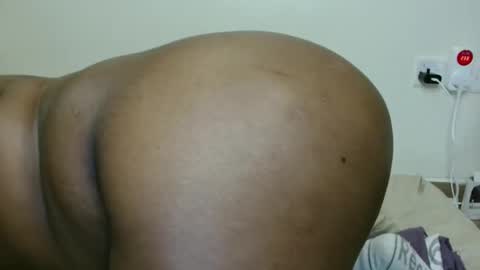 Snapshot of luzremi chatting on 09-20-25, 01:23 luzremi online show from 09-20-25, 01:23