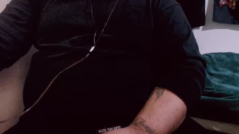 Snapshot of lvcifer_ chatting on 01-04-25, 10:38 ayoo online show from 01-04-25, 10:38