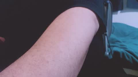 Snapshot of lvcifer_ chatting on 10-15-25, 07:19 ayoo online show from 10-15-25, 07:19