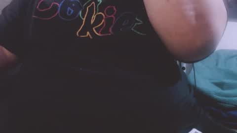 Snapshot of lvcifer_ chatting on 10-29-25, 08:32 ayoo online show from 10-29-25, 08:32