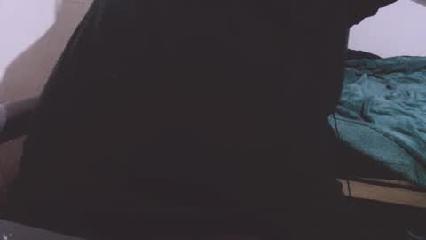 Snapshot of lvcifer_ chatting on 11-09-25, 12:58 ayoo online show from 11-09-25, 12:58