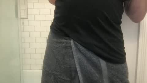 Snapshot of lvguynextdoor440656 chatting on 10-31-25, 01:06 lvguynextdoor440656 online show from 10-31-25, 01:06