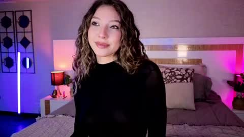 Snapshot of lyahaven chatting on 06-10-26, 10:30 Lya Haven online show from 06-10-26, 10:30