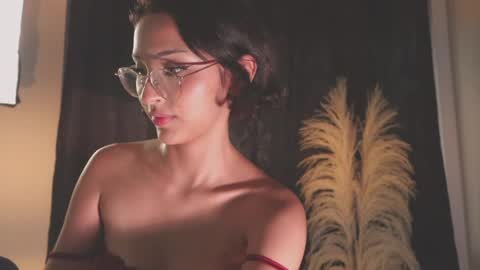 lyalee__ online show from 05-16-26, 07:56