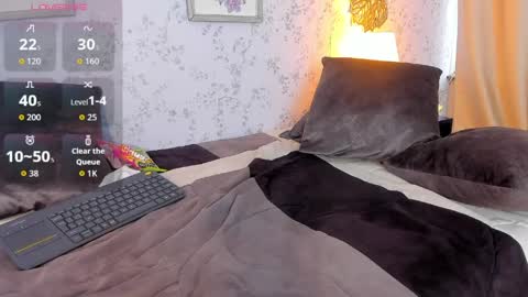 Lyan online show from 04-16-26, 09:39