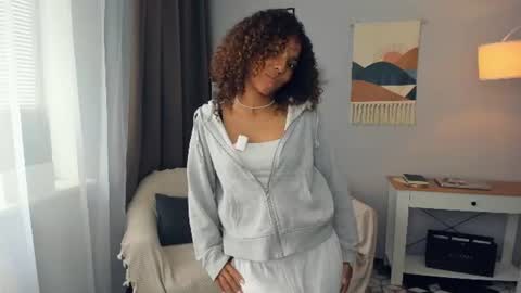 Snapshot of lydalambino chatting on 07-10-26, 08:50 Dina online show from 07-10-26, 08:50