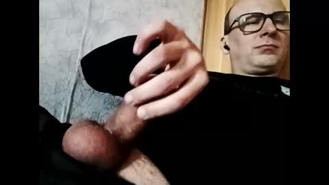 Snapshot of lyelik chatting on 12-31-24, 08:26 Alex online show from 12-31-24, 08:26