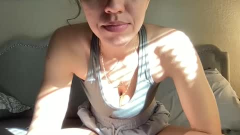 Snapshot of lylajades chatting on 02-04-25, 09:10 Olivia online show from 02-04-25, 09:10