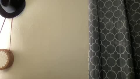 Snapshot of lylajades chatting on 02-12-25, 11:30 Olivia online show from 02-12-25, 11:30