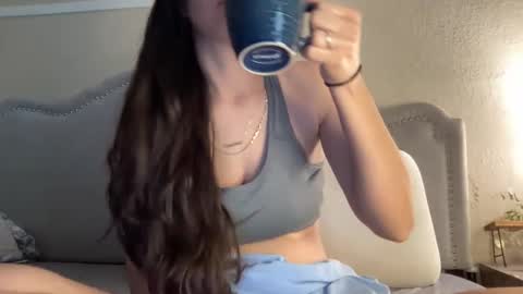 Snapshot of lylajades chatting on 02-23-25, 05:18 Olivia online show from 02-23-25, 05:18