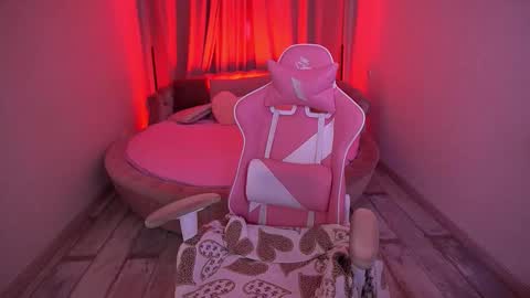 lylanimfa online show from 09-13-25, 12:49